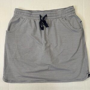Duluth Trading Company Gulf Activrwear Navy Blue Striped Skort